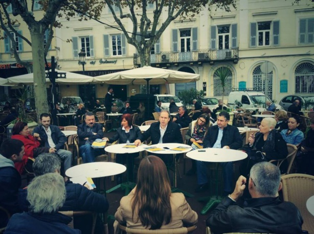 Point presse sur la place Saint Nicolas