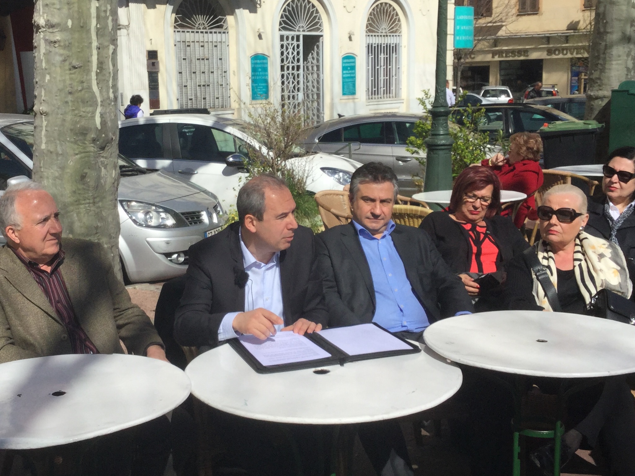 Chroniques d'un divorce annoncé. Communication du groupe des radicaux et apparentés. Chroniques d'un divorce annoncé. Communication du groupe des radicaux et apparentés.